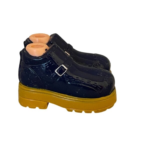 MGA Bratz Boyz Doll Pair Feet Shoes Navy Blue Side Buckle Yellow Sole - Picture 1 of 3